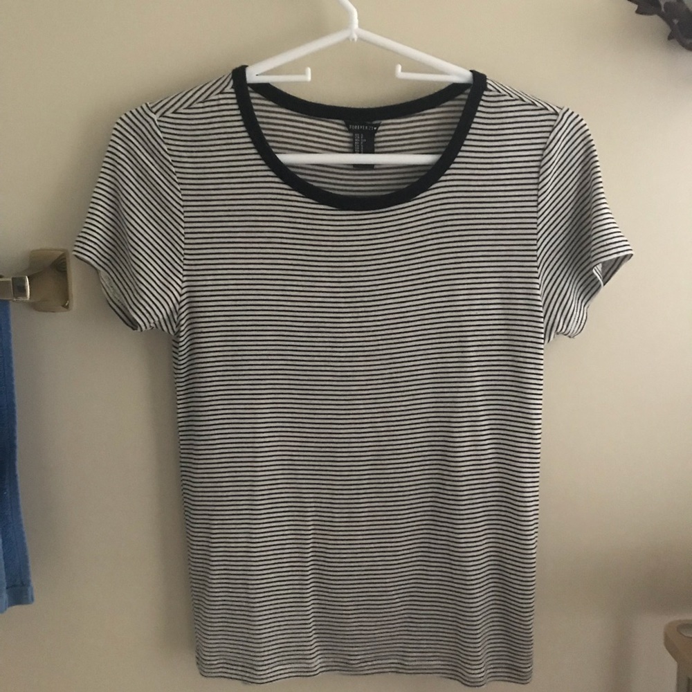 Forever21 stripped tee!